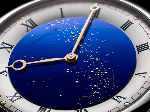 DeBethune_DB25StarryVarius_closeup-min.jpg